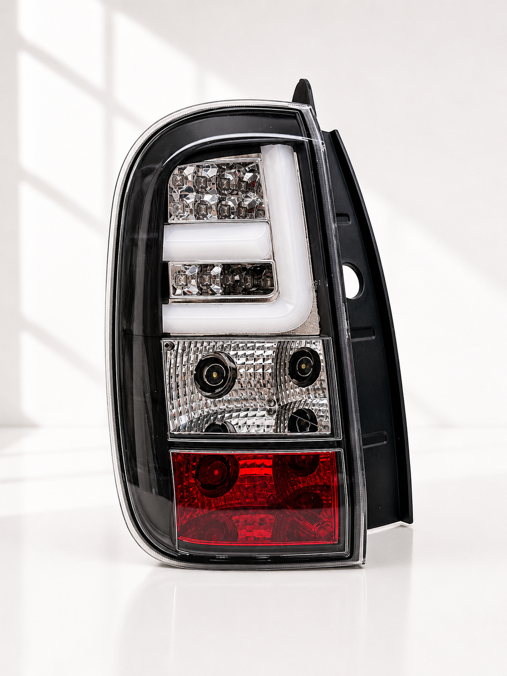 Renault Duster Tail Light Set - view 2