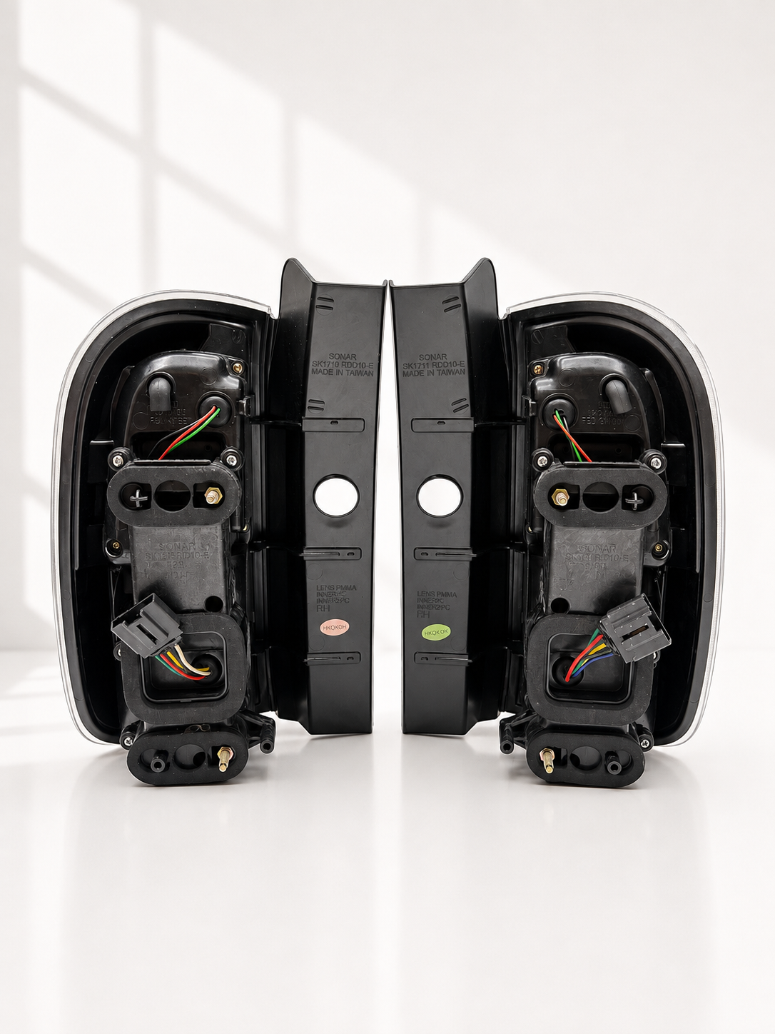 Renault Duster Tail Light Set - view 6